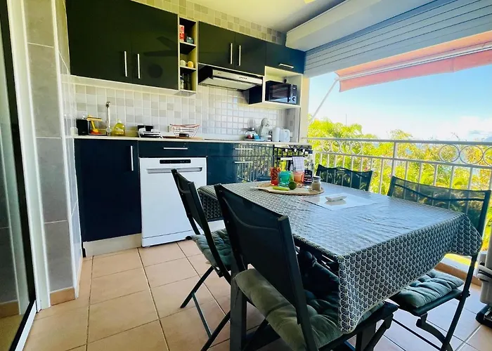 Appartement vue mer, piscine, dans quartier prisé de Gosier